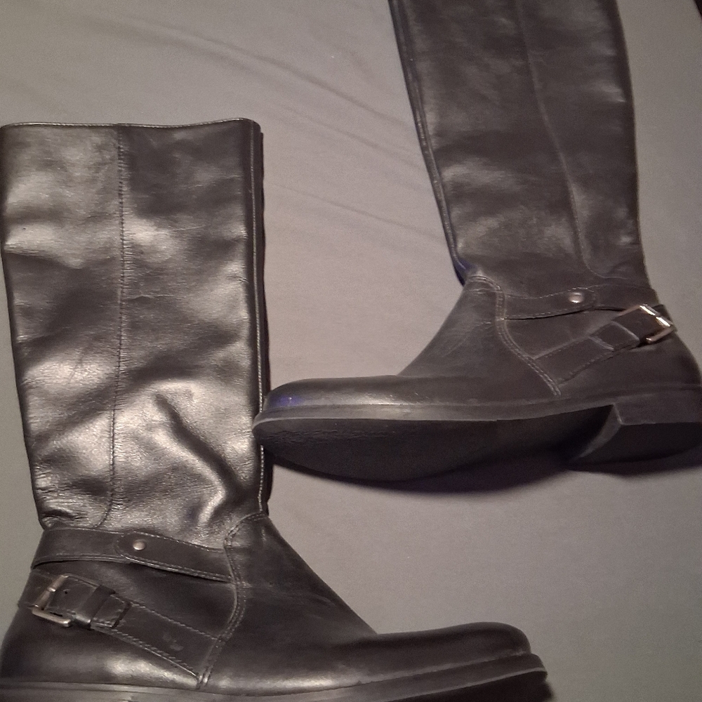 Womens Black Leather Zip-Up Boots With Silver Buckle Accents Size 8 - Picture 3 of 7